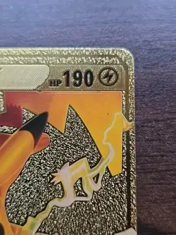 2020 PIKACHU V CHARGE THUNDERBOLT GOLD CARD 43/185 - Image 4