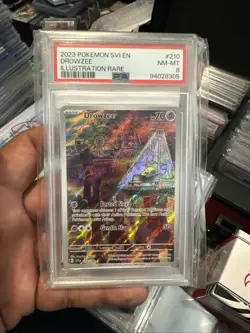 PSA 8 2023 POKEMON SVI EN-SCARLET & VIOLET ILLUSTRATION RARE #210 DROWZEE - Image 1