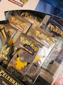 Pokemon TCG Celebrations 25th Zacian Deluxe Pin Collection Box New Sealed - Image 2