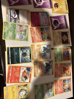 Lot of 150 pokemon cards. vintage. Wotc ++with rares / some holos - Image 3