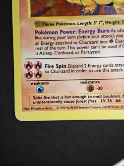 Shadowless Charizard - 4/102 - Pokemon Base Set Holographic - Raw - Image 4