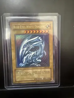 Yu-Gi-Oh! TCG Blue-Eyes White Dragon SDK-001 Ultra Rare Unlimited Edition - Image 1