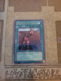 YUGIOH THE FORCEFUL SENTRY MRL-045 ULTRA 1ST ED MP 1996 - Image 1