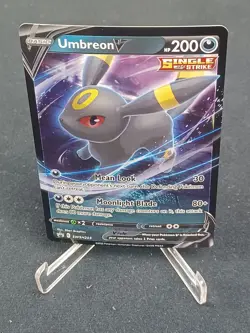 Umbreon V - SWSH203 - Pokemon Sword & Shield Promo Ultra Rare Holo Card - Image 1