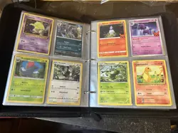 Zipper Binder Collection Lot of 400 Pokemon Cards Mixed - Image 3