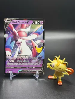 Dark Sylveon V SWSH134 SWSH: Sword & Shield Promo Cards Holo - Image 1