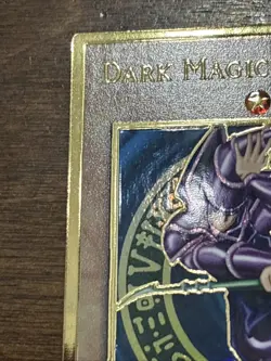 Dark Magician MAGO-EN002 Maximum Gold 1st Edition Premium Gold Rare LP - Image 2