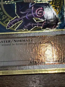 Dark Magician MAGO-EN002 Maximum Gold 1st Edition Premium Gold Rare LP - Image 5
