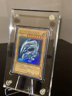 Blue Eyes White Dragon SDK-001 1st Edition (LP) - Image 1