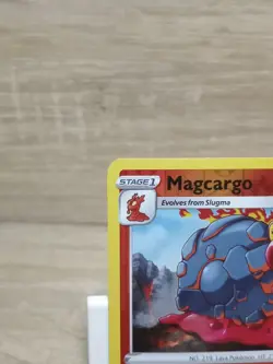 Magcargo 028/185 Reverse Holo Vivid Voltage Pokemon TCG Card - Image 2