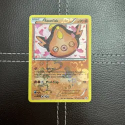 Pokemon TCG - Stunfisk - RC12/RC25 Legendary Treasures: Radiant Collection - MP - Image 1