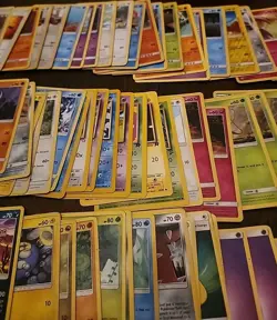 Pokemon Assorted Card Lot - Image 4