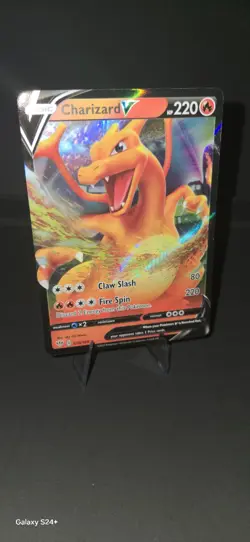 2020 Pokemon SWSH Darkness Ablaze Charizard v #019/189 - Image 1