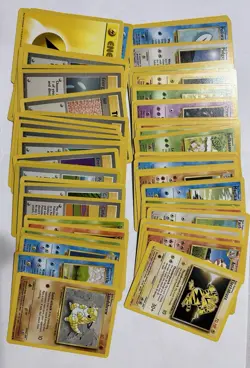 1999 Pokemon TGC Near Mint Base Set 62 different Cards. - Image 2