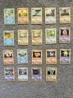 19 SHADOWLESS Base Set Pokemon Cards - Image 1