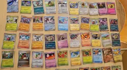 Carte Pokemon Ita Lotto di 115 Card Mix Speciali Pikachu Olografico Fase Astrale - Image 2