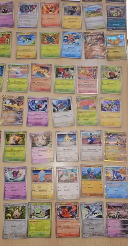Carte Pokemon Ita Lotto di 115 Card Mix Speciali Pikachu Olografico Fase Astrale - Image 5