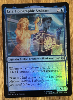 MTG Marvel Spider-Man, Lyla, Holographic Assistant - Foil - Image 1