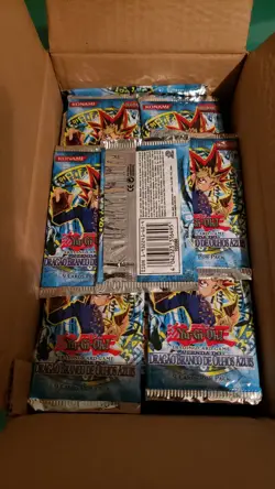 Konami YuGiOh 1st Edition Legend of Blue Eyes 1x Booster Pack Portuguese Fresh - Image 2