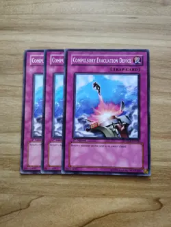 Yu-Gi-Oh! - Compulsory Evacuation Device 3X - Full Playset - Image 1