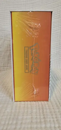 Pokemon TCG Sword and Shield Ultra Premium Collection Charizard Box 820650871115 - Image 4