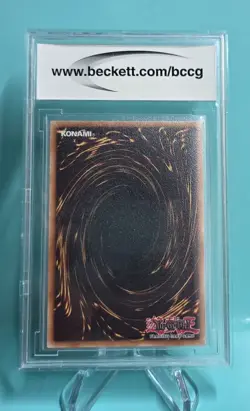 Yu-Gi-Oh 2010 Legendary Collection - Dark Magician BCCG Gem MINT 10 (A002) - Image 2