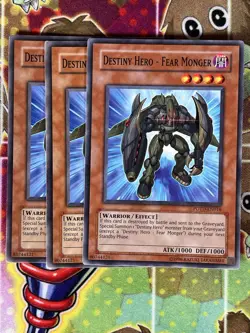 Yugioh Destiny Hero - Fear Monger POTD-EN016 Playset - Image 1