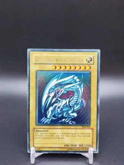 Blue-Eyes White Dragon SDK-001 Ultra Rare Unlimited HP/DMG Yugioh Card - Image 1