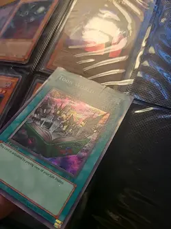Yu-Gi-Oh! TCG - Toon World MRL-076 - 1st Edition Super Rare - Holo Wavy Print - Image 2