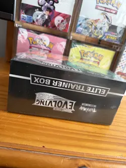 Pokemon TCG Sword and Shield Evolving Skies Elite Trainer Box ETB Sealed - Image 3