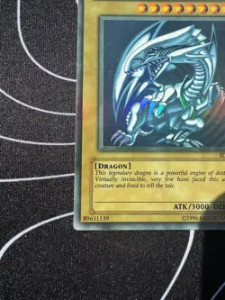 Faded Blue-Eyes White Dragon SDK-001 Ultra Rare MP Holo Bleed Error YUGIOH - Image 2