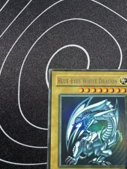 Faded Blue-Eyes White Dragon SDK-001 Ultra Rare MP Holo Bleed Error YUGIOH - Image 4