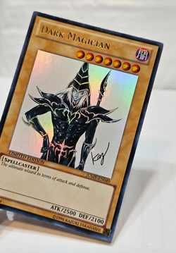 Dark Magician JUMP-EN049 Ultra Rare Limited Edition Promo Yugioh 7766 - Image 4