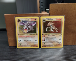 1999 Pokemon Fossil AERODACTYL 1st Edition 1/62 KABUTOPS 9 Holo Rare MT UNPLAYED - Image 1