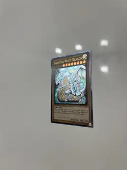 Yu-Gi-Oh! TCG Blue-Eyes White Dragon Ultimate Rare 1st Edition YSKR-EN001 - Image 2