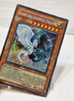 Light and Darkness Dragon YG01-EN001 Secret Rare Limited Edition Yugioh 7804 - Image 4