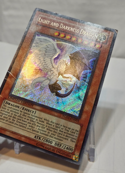 Light and Darkness Dragon YG01-EN001 Secret Rare Limited Edition Yugioh 7801 - Image 3