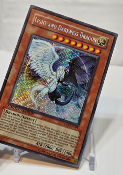 Light and Darkness Dragon YG01-EN001 Secret Rare Limited Edition Yugioh 7801 - Image 4