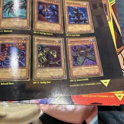 3 Yugioh Magazine and Beckett 2002, 2003, 2004 Beckett book Yu-Gi-Oh lot - Image 5