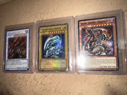 BLUE-EYES WHITE DRAGON ORIGINAL ULTRA SDK-001 (HEAVILY WORN) YUGIOH Lot of 3 - Image 2