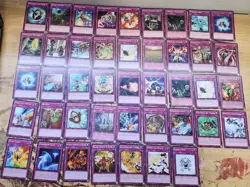 Yugioh Mint, light and heavy dam, heavily played around 500 cards shiny ones too - Image 1
