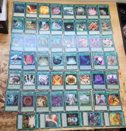 Yugioh Mint, light and heavy dam, heavily played around 500 cards shiny ones too - Image 5