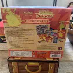Pokemon TCG: Sword & Shield-Vivid Voltage Elite Trainer Box (133 Cards) 820650807688 - Image 5