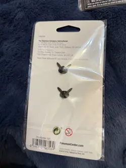 POKEMON CENTER | VIVILLON MONTHLY PINS: ( 2 OF 12 ) HABITAT PIN BADGE TCG - Image 2