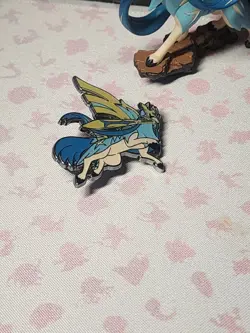 Pokemon Crown Zenith Premium Figure Collection Shiny Zacian & Zamazenta + Pins - Image 3