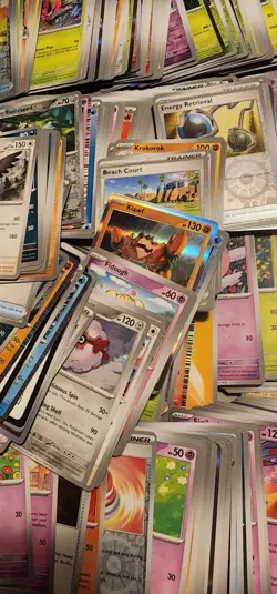 Pokemon 713 Pokemon TCG Trading Cards Collection Bulk Lot Various Sets + Tin - Image 2