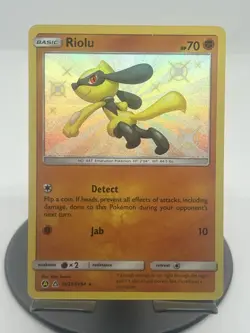 Pokemon TCG Riolu SV21/SV94 Hidden Fates: Shiny Vault Holo Rare NM - Image 1