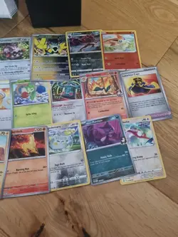 375 POKEMON CARDS w/ Holos & Box (Joblot/Bundle) - Image 4