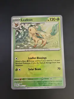Pokemon TCG - Leafeon (Poke Ball Pattern) 005/131 Sv: Prismatic Evolutions Holo - Image 1