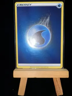 WATER ENERGY - Basic Energy Card - Holo- 2020 Era - Pokemon TCG Card - Image 4